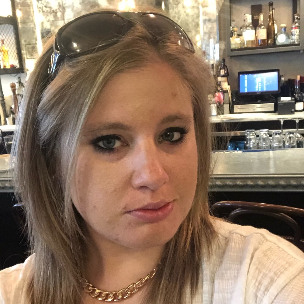 Meet your Posher, Holli